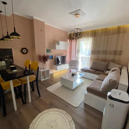 Apartment 4e *